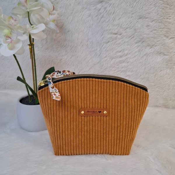 Trousse de maquillage "petite beauté" Camel