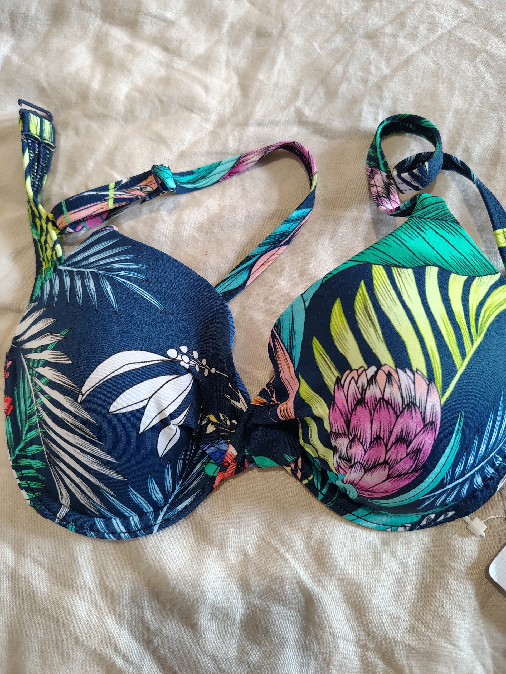 Bikini top 70A Cyell