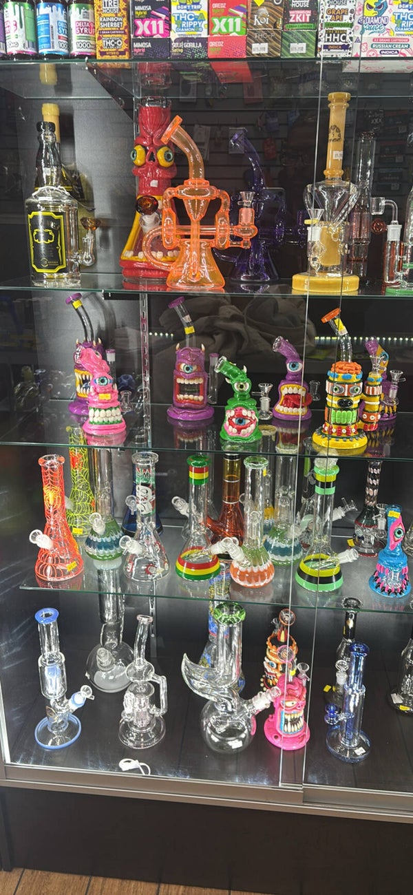 Glow in the dark bongs/Rigs
