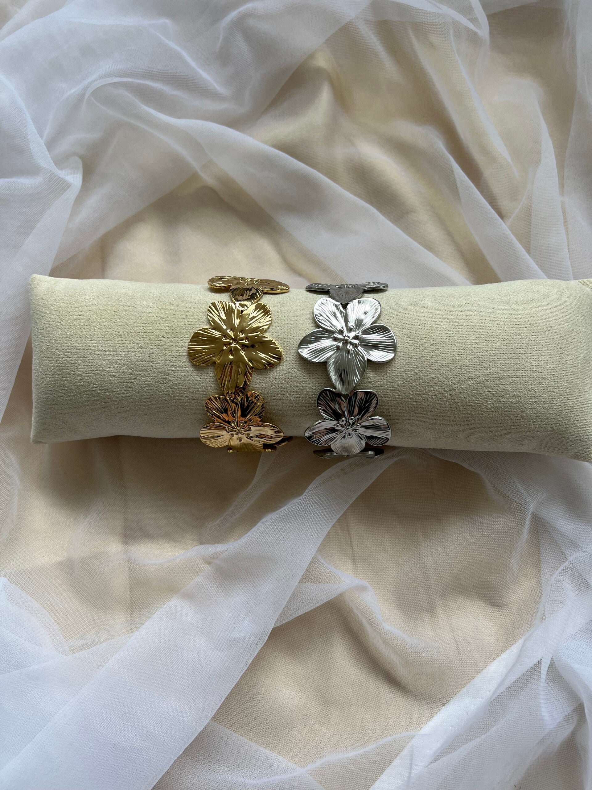 statement bloom armband-