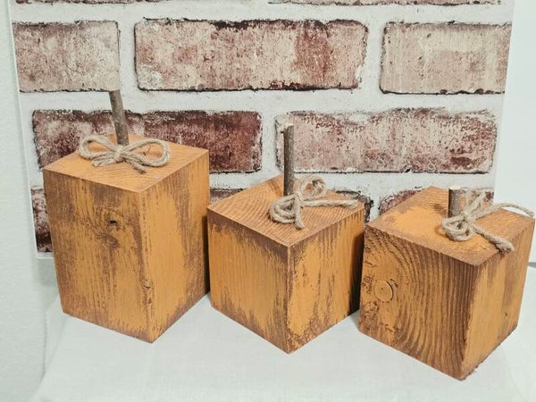 Rustic Wooden Pumpkin Set