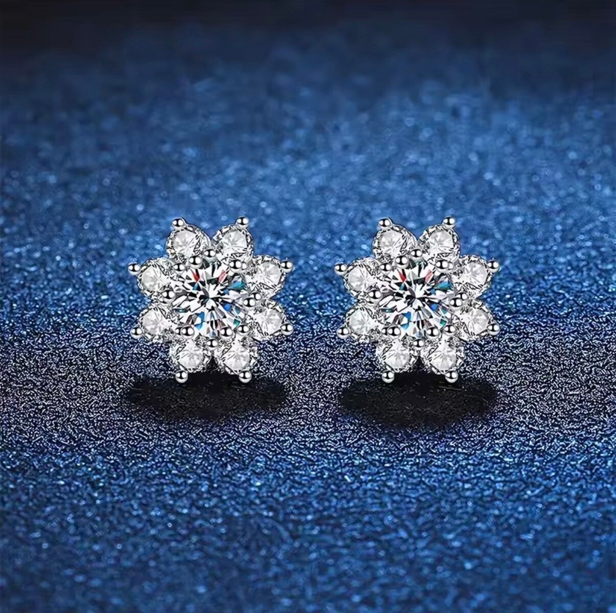 0.5ct flower stud earrings