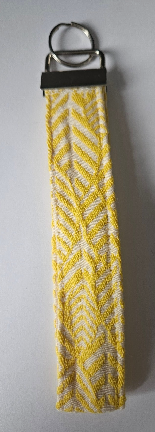 Keyfob / sleutelhanger Pinknova Leaves Chin Chin