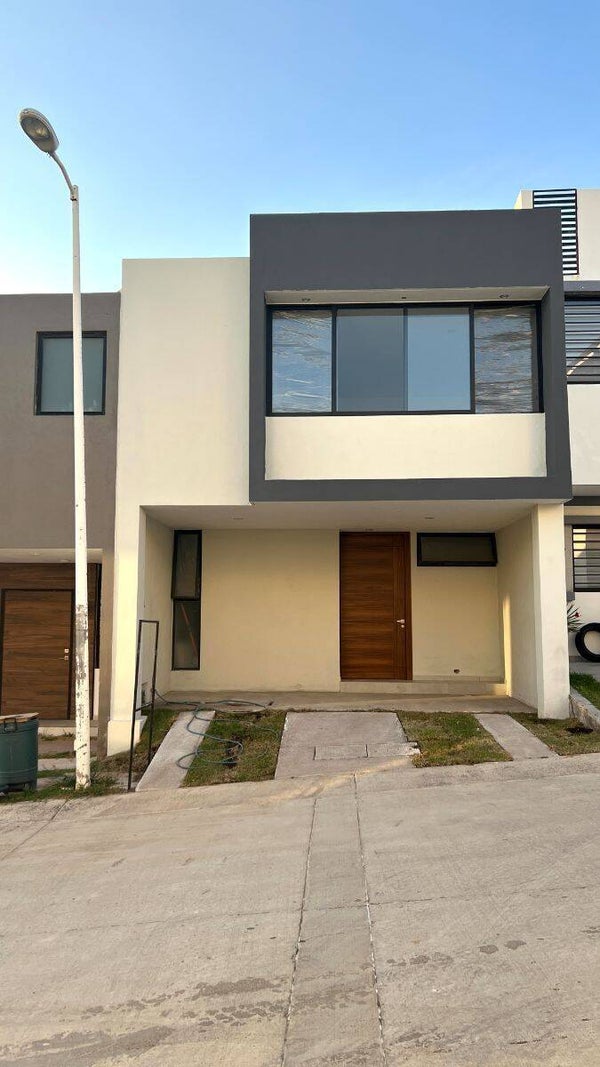 (Vendida)🎈🎈🎈Casa a la Venta🎈🎈🎈  📍En Coto Madeiras, Zapopan (Entre Capital Norte y Valle Imperial)