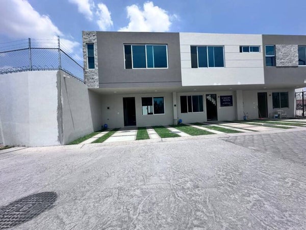 (VENDIDA) 2 🎈🎈🎈CASA A LA VENTA🎈🎈🎈  🚩Ubicación: Coto EL ROBLE, Zona Santa Ana Tepetitlan. a 800 mts. de Lopez Mateos y 700 mts. de periferico (llegas caminando)