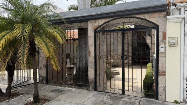 (VENDIDA) 2🎈🎈🎈Casa a la venta🎈🎈🎈  📍Casa en coto de 42 casas en Bugambilias.