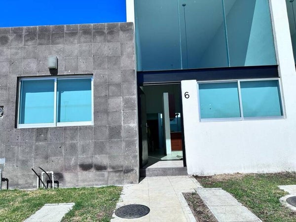 (VENDIDA) Casa de 1 piso en Coto Tamarino, a espaldas de Galerias Sur (400 mts.)