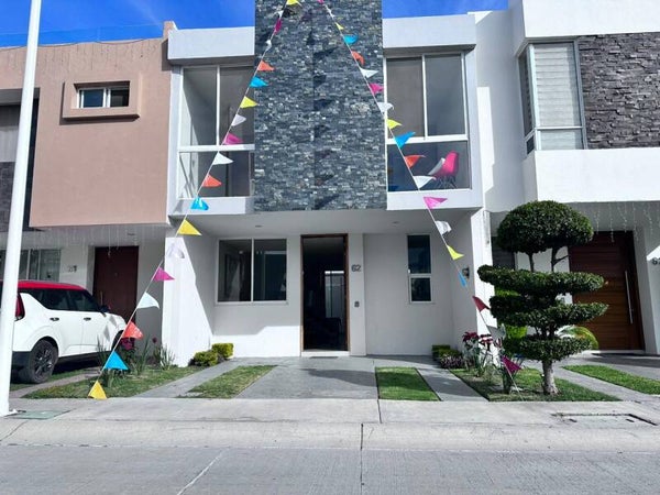 4 🎈🎈🎈Casa a la Venta🎈🎈🎈  📍Ubicada en: Coto La Rúa, San Agustín, Jalisco (A 100mts de Real a Colima)