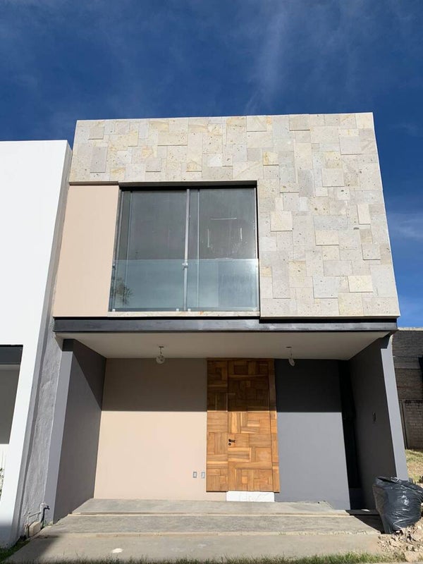 (VENDIDA) CASA A LA VENTA EN COTO MADEIRAS