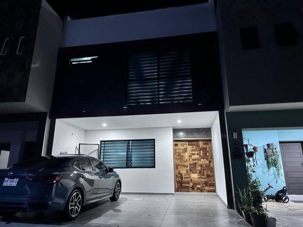 (VENDIDA) 🎈🎈🎈Casa la Venta🎈🎈🎈  📍Casa ubicada en el coto Valle de San Isidro, sobre Av. Valdepeñas  💲Precio $3'850,000.00