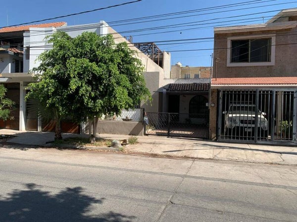 (VENDIDA) 🎈🎈🎈CASA EN VENTA 🎈🎈🎈  📍Ubicación: Plan de Ayala # 3697, Fraccionamiento Revolución, Tlaquepaque Jalisco.