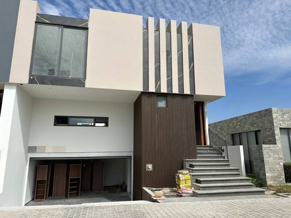 🎈🎈🎈Casa 15 a la Venta🎈🎈🎈  📍Imponente casa a la venta en Punto Sur Élite (coto de 64 casas) a 150 mts. de la plaza