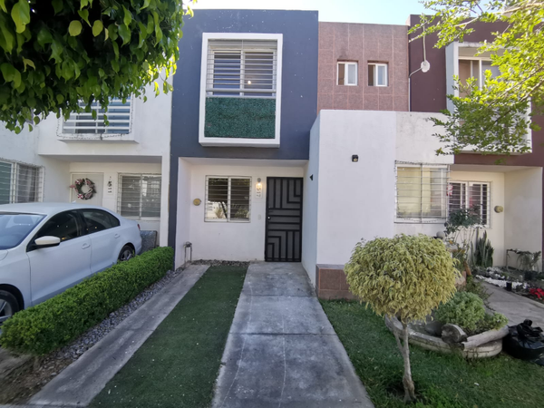 (VENDIDA)🔥🔥 SE VENDE CASA 🔥🔥  📍Ubicación: Campo Castillo 1517, Campo Real, Zapopan, Jalisco, C.P. 45134🔥🔥
