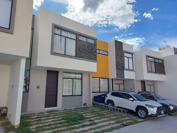 (VENDIDA) 🎈🎈🎈CASA A LA VENTA🎈🎈🎈  📍En Coto Puerta Magnolia Circuito Gotland 9, Puerta Magnolia, Tlajomulco de Zúñiga, Jalisco, C.P 45645