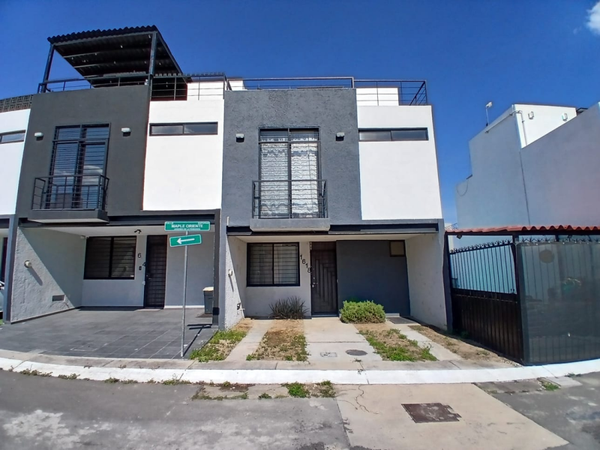 🎈🎈🎈SE VENDE CSA EN LUNA BOSQUE RESIDENCIAL (Mariano Otero)🎈🎈🎈