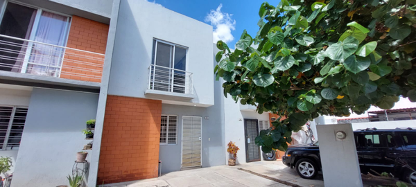 (VENDIDA)🎈🎈🎈CASA EN VENTA🎈🎈🎈  📍Ubicación: Av. San Blas 2496 coto 2 casa 3, Paseo de los Parques, San Pedro Tlaquepaque, C.P. 45615, Jalisco