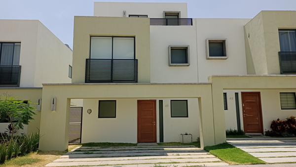 (VENDIDA) Casa en coto Adamar (Zona sur Real a Colima San Agustin)