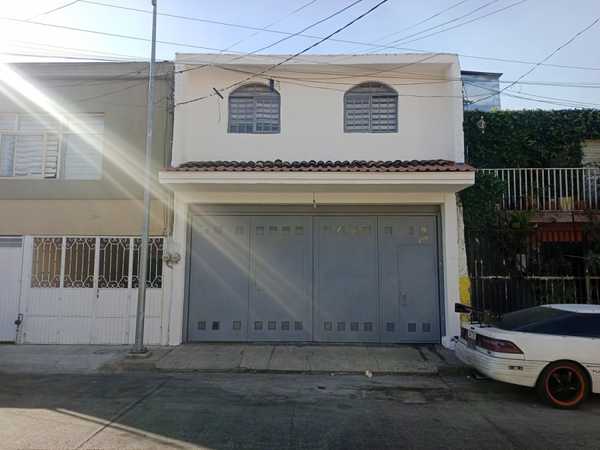 (VENDIDA) Casa en Venta en Colonia Del Sur, (lázaro cárdenas y cruz del sur)