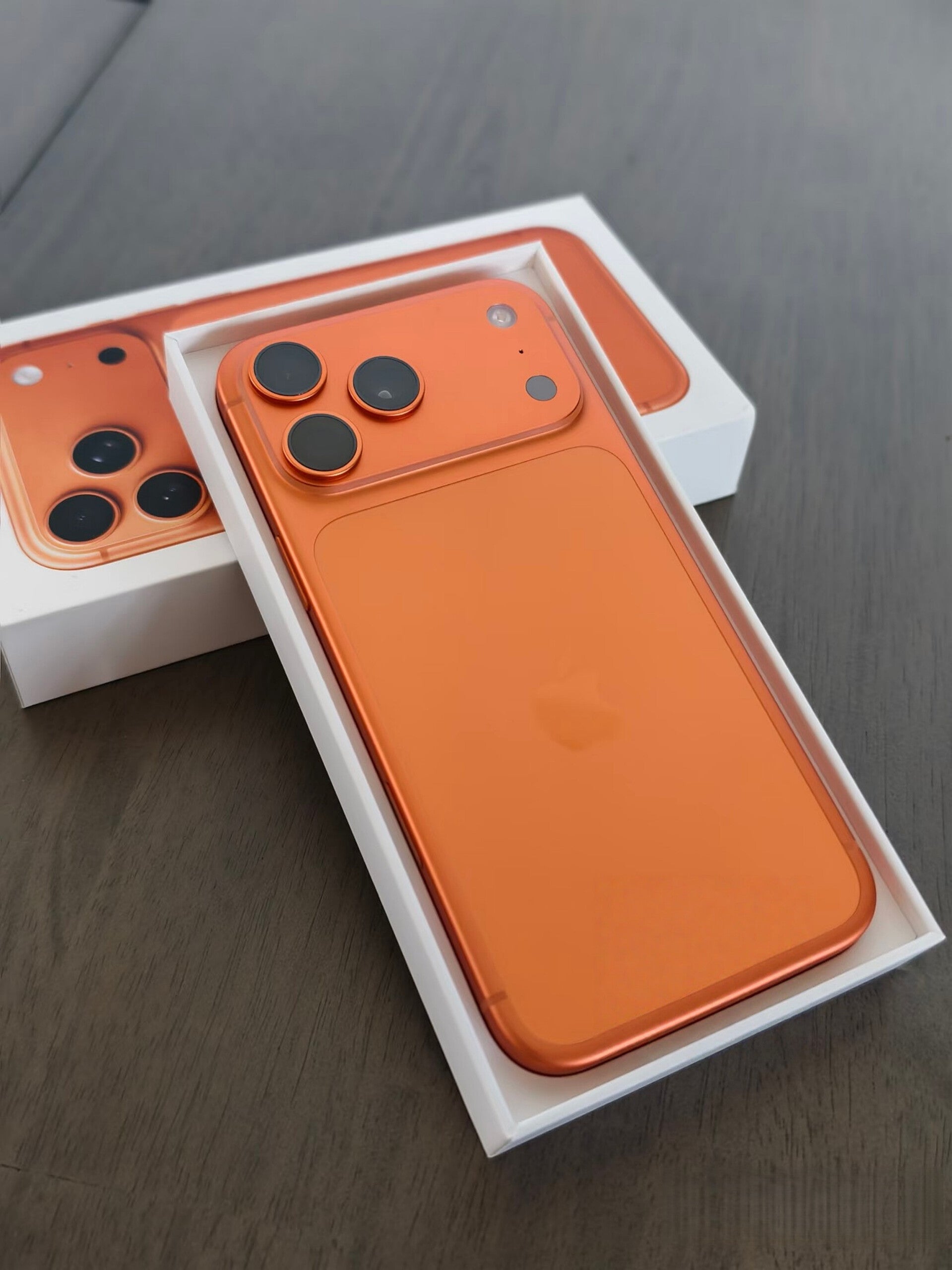 iPhone 17 pro max original unlocked orange os 16gb +1tb