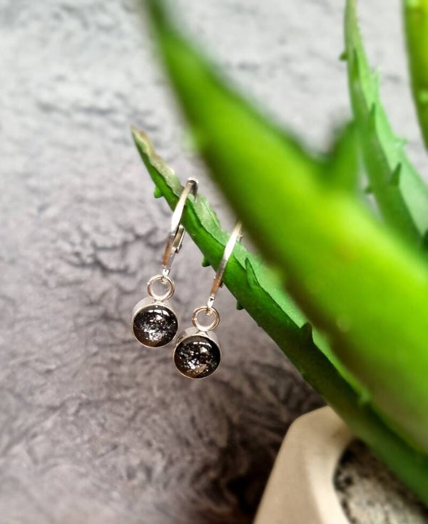 Oorbellen; zwart/ glitter