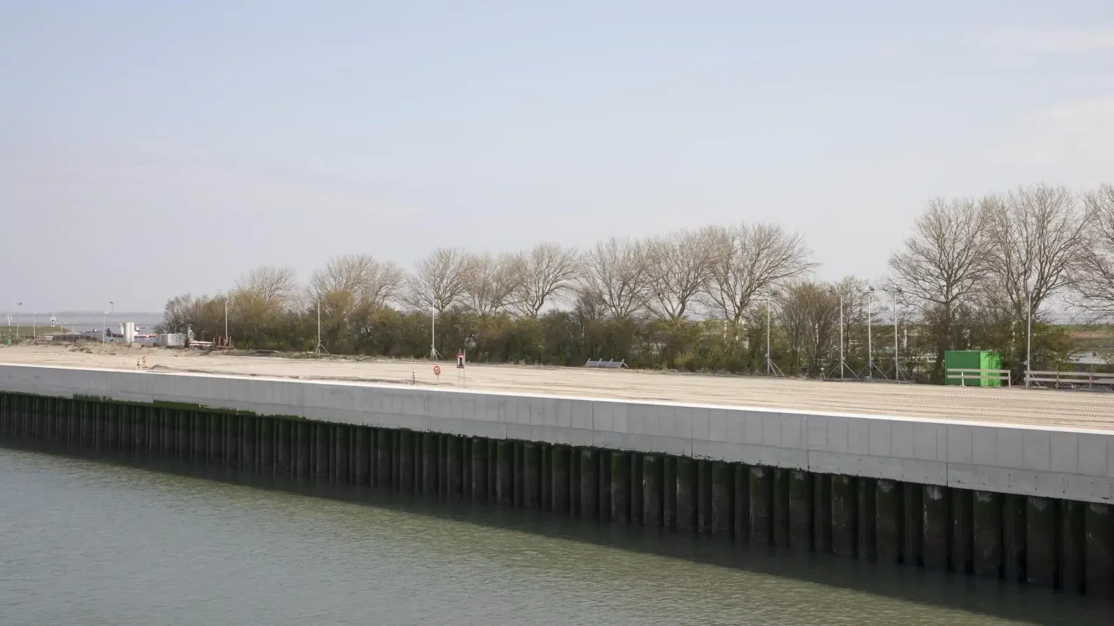 Kademuur ontworpen met Plaxis 08
