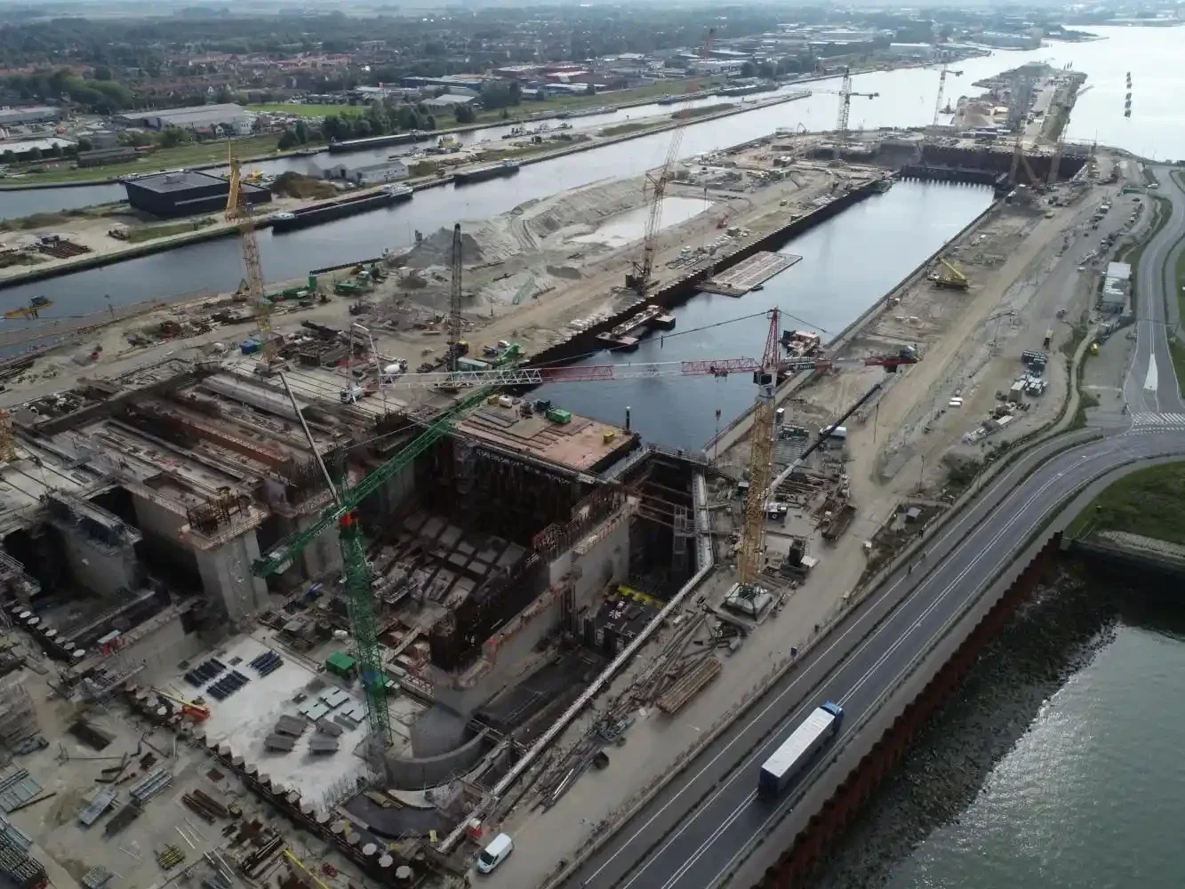 Bouwput bouwkuip voor sluis Terneuzen ontworpen met Plaxis