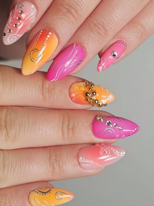 Press-on nails | Barbie Glitch