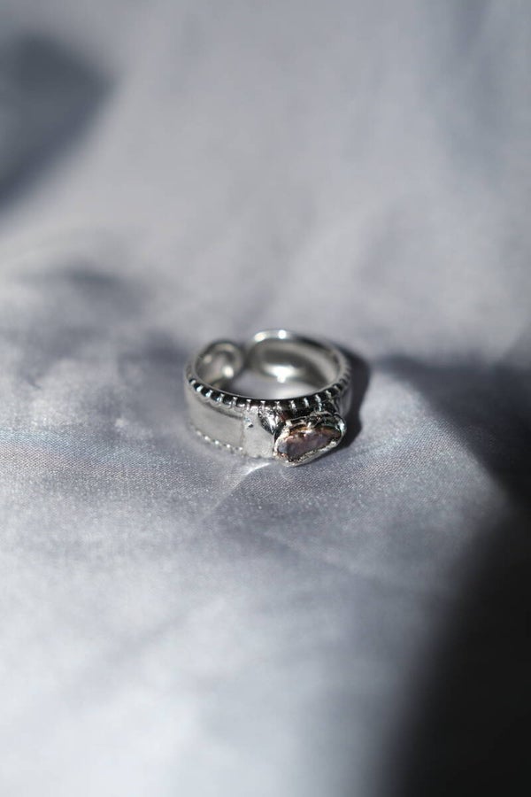 Purpureus ring
