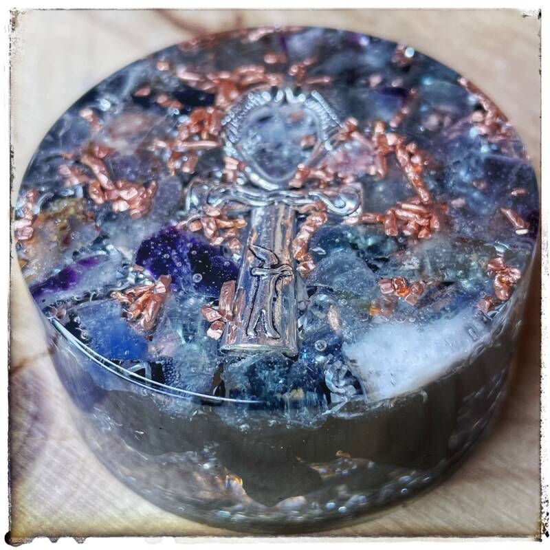 palet-shungite-croix-ankh-argent-standard.jpg