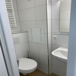 4e9f8332-fb67-4a45-aa7a-7729921d00bf-standard.jpg