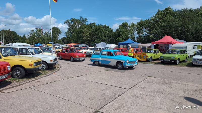 Und es reisen immer noch einige an!