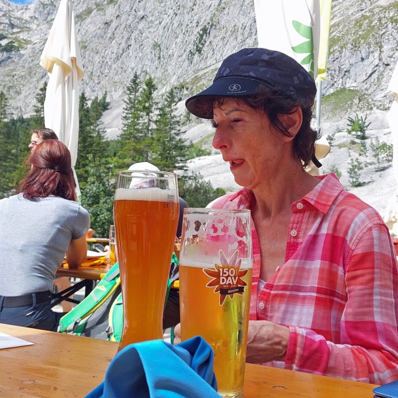 Rast an der Hütte