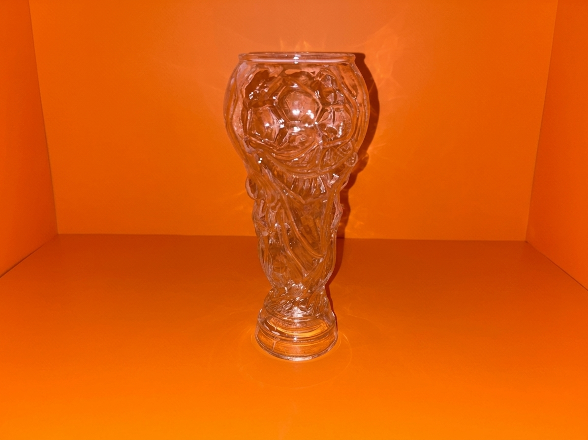 WK-bierglas in de vorm van de wereldbeker trofee