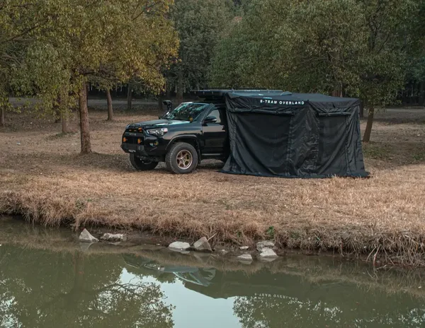 ANNEXE AVEC AUVENT AUTONOME À 270º
