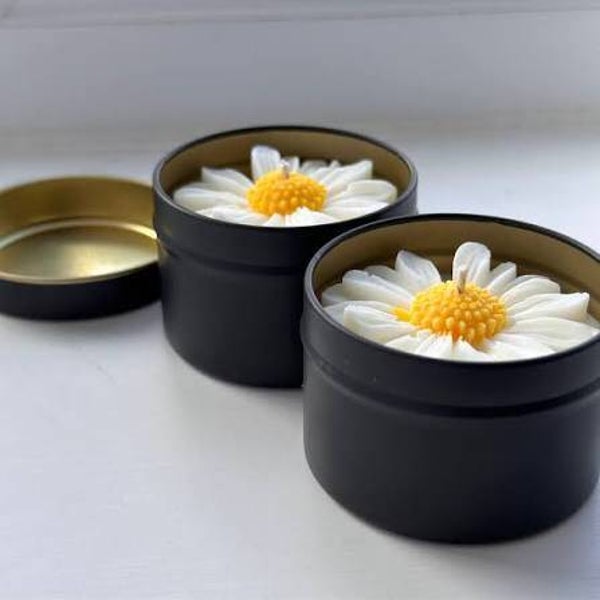 Daisy Tin Candle