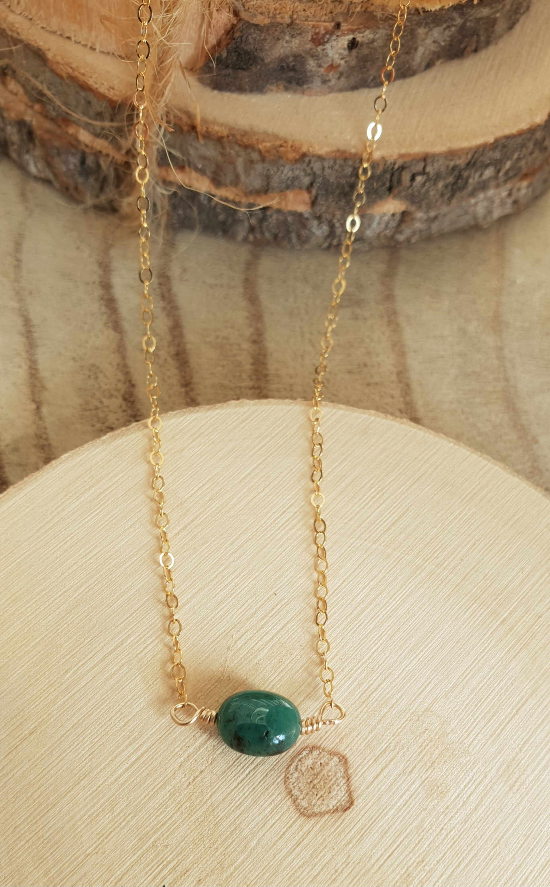 Art-Ajoure 14k Gold fill halsketting met Smaragd.