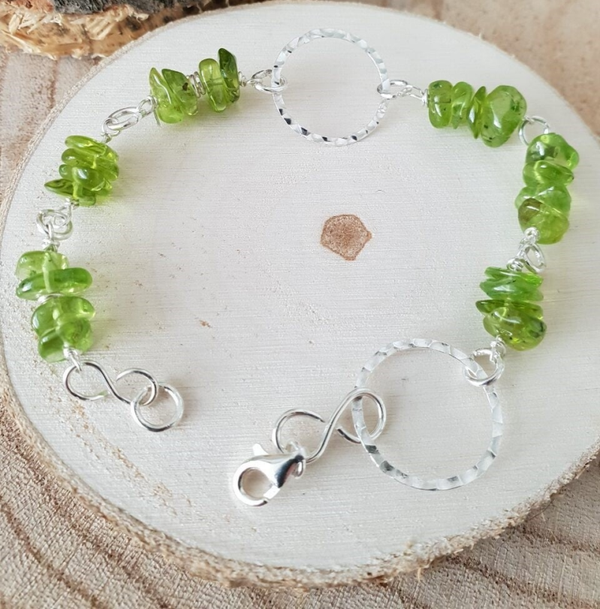 Art-Ajoure 925 Zilver handgemaakte armband met Peridoot Edelstenen.