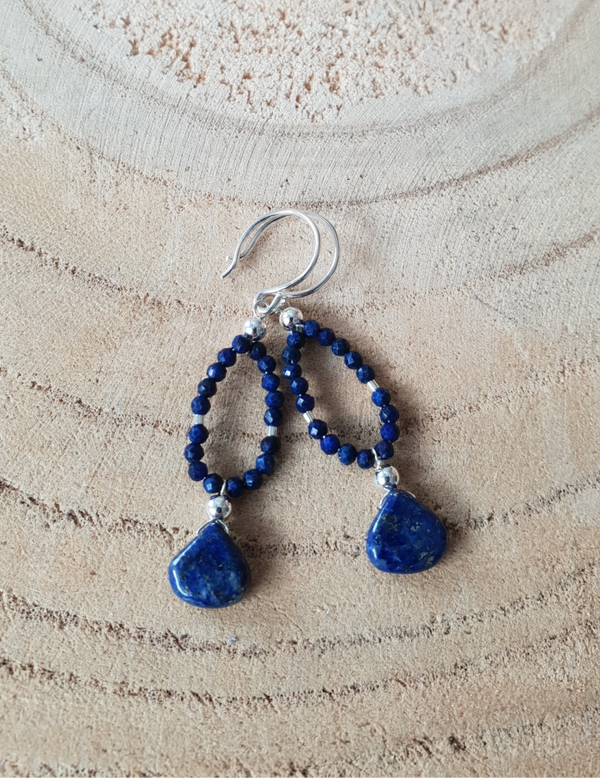 Art-Ajoure 925 Sterling zilver oorbellen met naturel Lapis Lazuli.