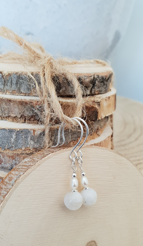 Art-Ajoure 925 Sterling zilver oorbellen met Maansteen en Zoetwaterparels.