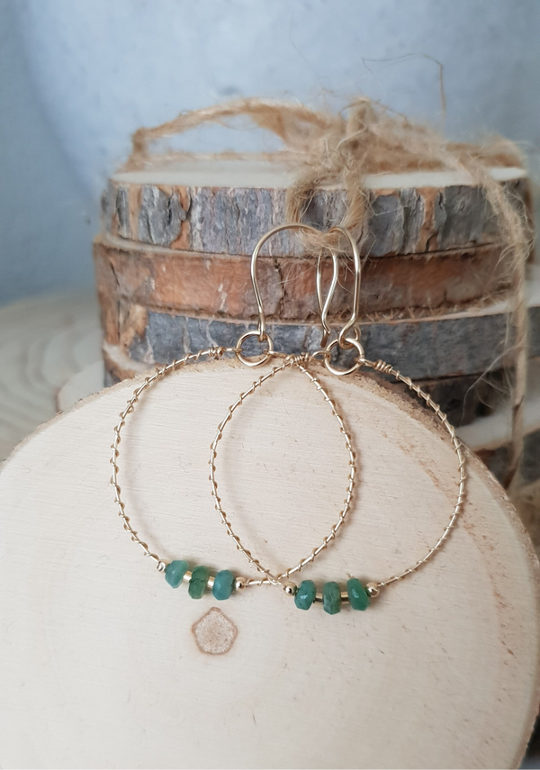 Art-Ajoure 14k Gold fill oorbellen met Smaragd.