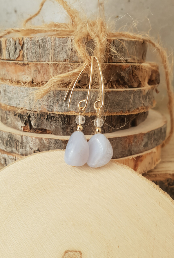 Art-Ajoure 14k Gold filled oorbellen met Chalcedoon en Bergkristal