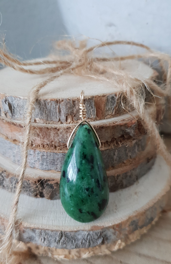 Art-Ajoure 14k Gold fill hanger met Zoisiet