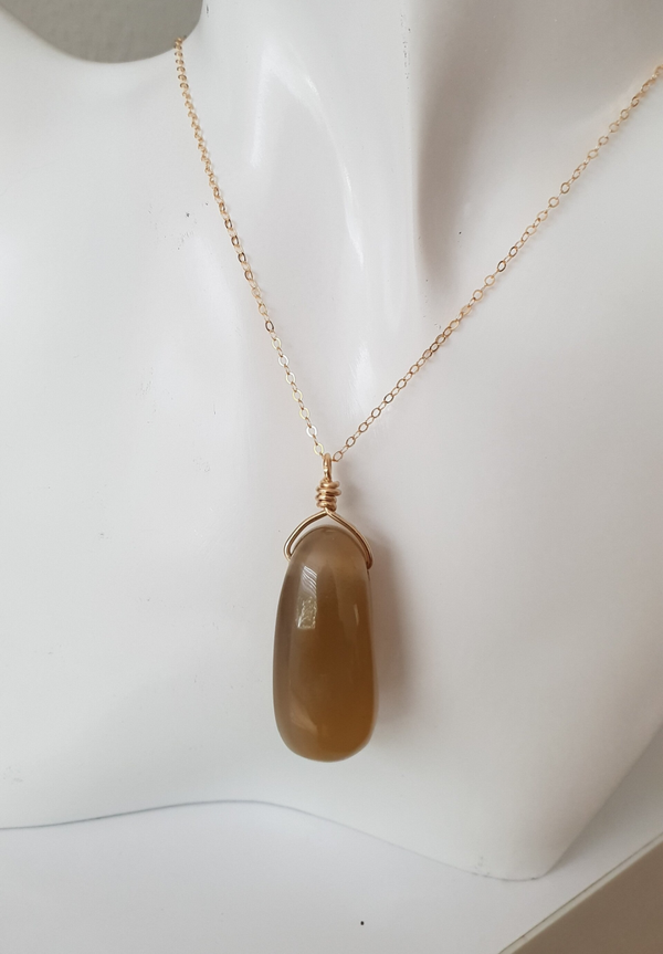 Art-Ajoure 14k Gold fill hanger met Maansteen