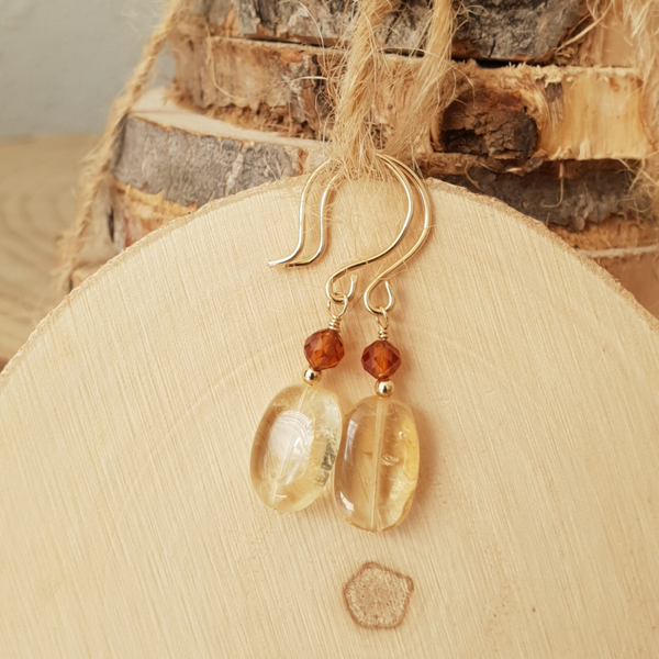 Art-Ajoure 14k Gold fill oorbellen met Citrien en Hessoniet granaat.