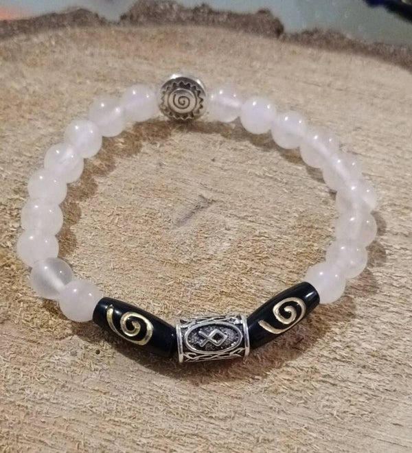 Bracelet rune honorée ces ancêtres en quartz rose & sa rune Othala