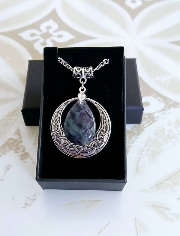 Colier viking et sa pierre Fluorite