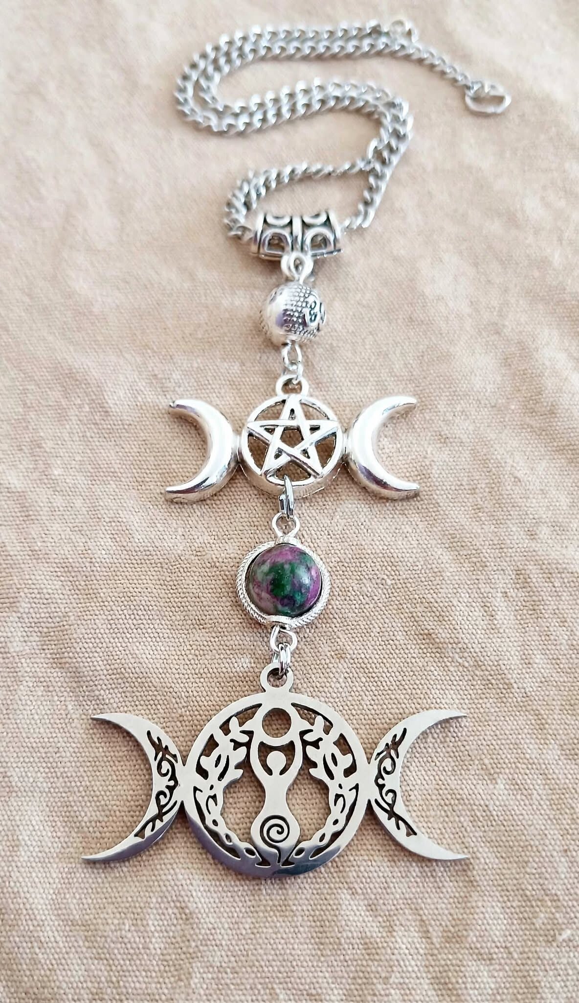 Amulette déesse triple lune