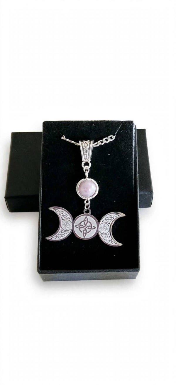 Colier triple lune et sa pierre de lepidolite