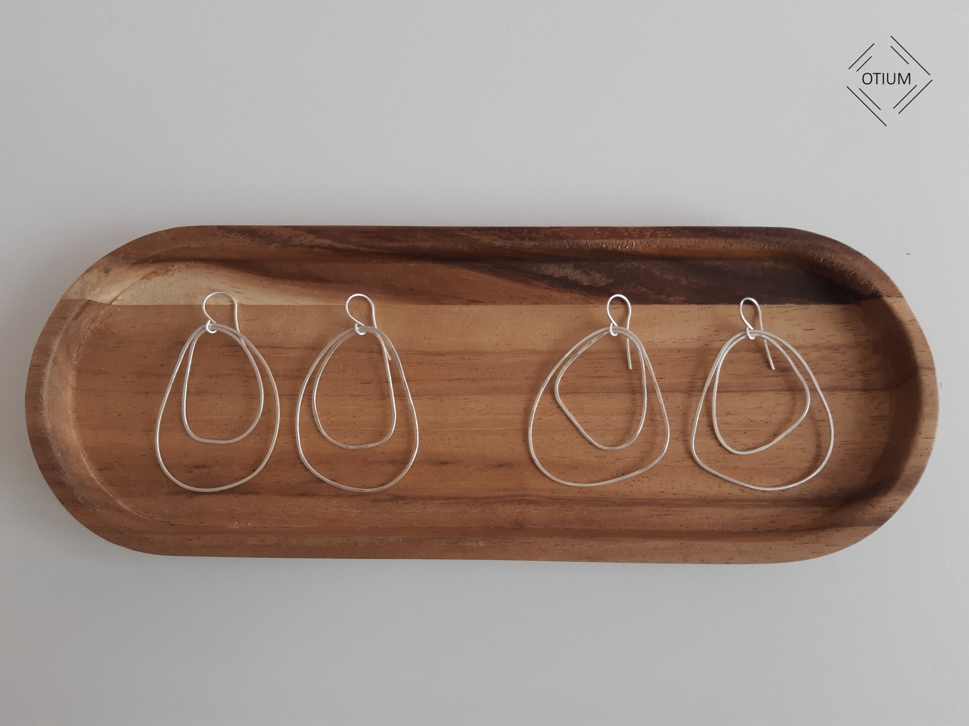 Cosmic Play oorbel "Rock" moving