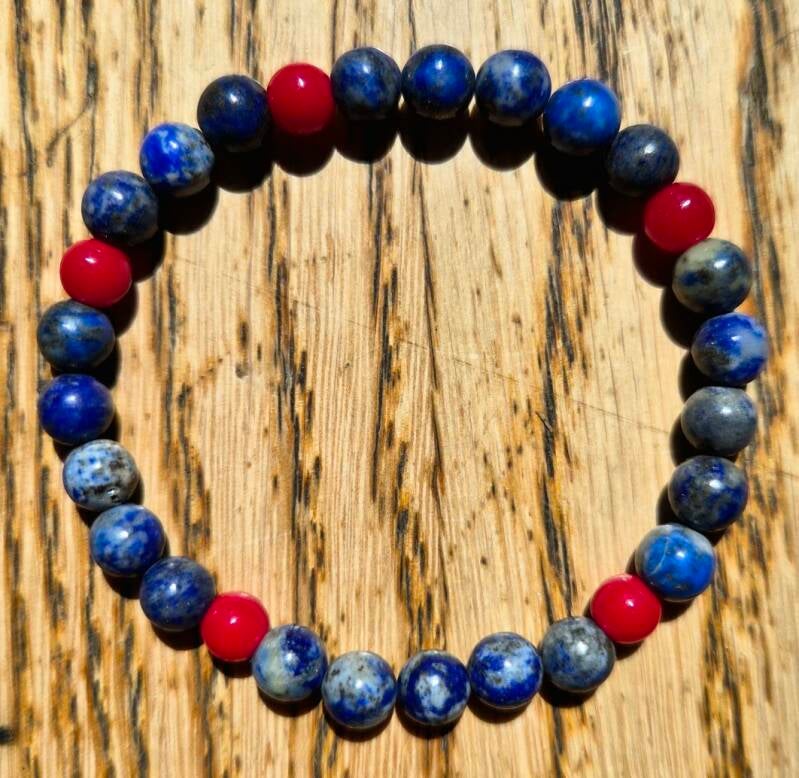 Lapislazuli mit roter Koralle CHF 29.00